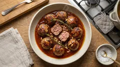 Spanische Hackklößchen in Tomatensauce – saftig, würzig und ganz unkompliziert